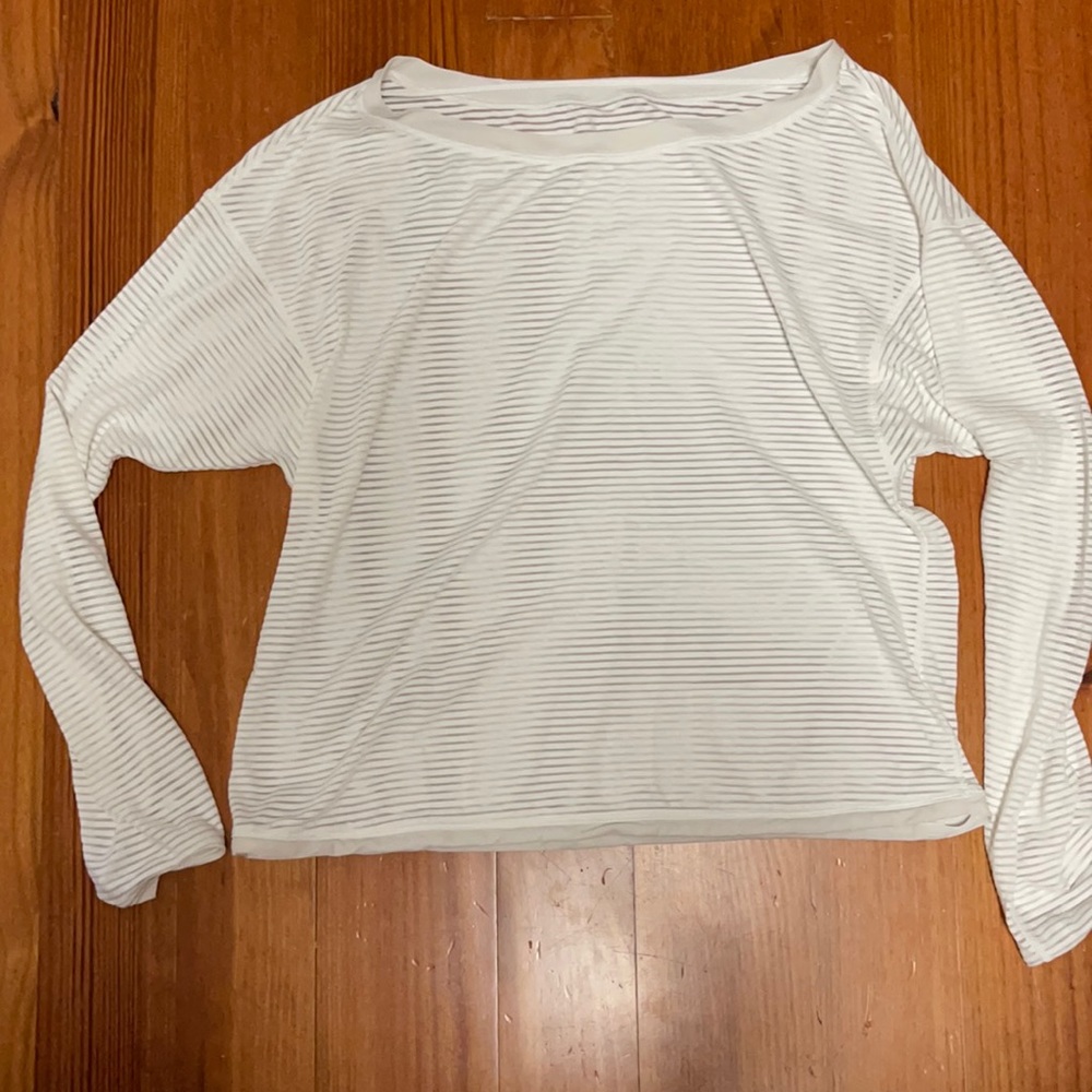 EUC white lululemon work out top